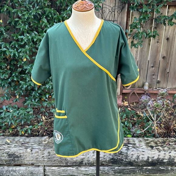 MLB Oakland A's Baseball Women’s Scrub Green Yellow Top Shirt Size Medium - Picture 1 of 9